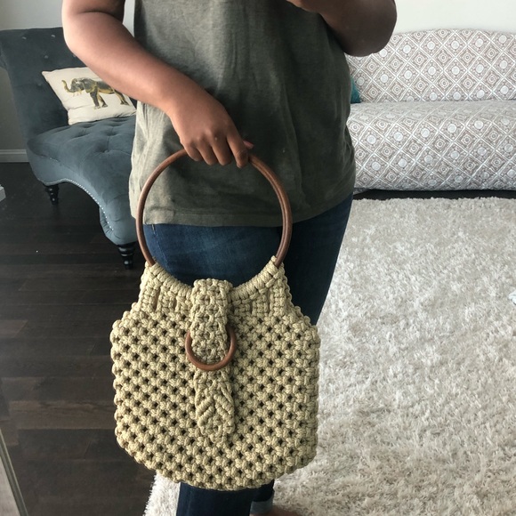 Vintage Handbags - Vintage Macrame wooden handle handbag